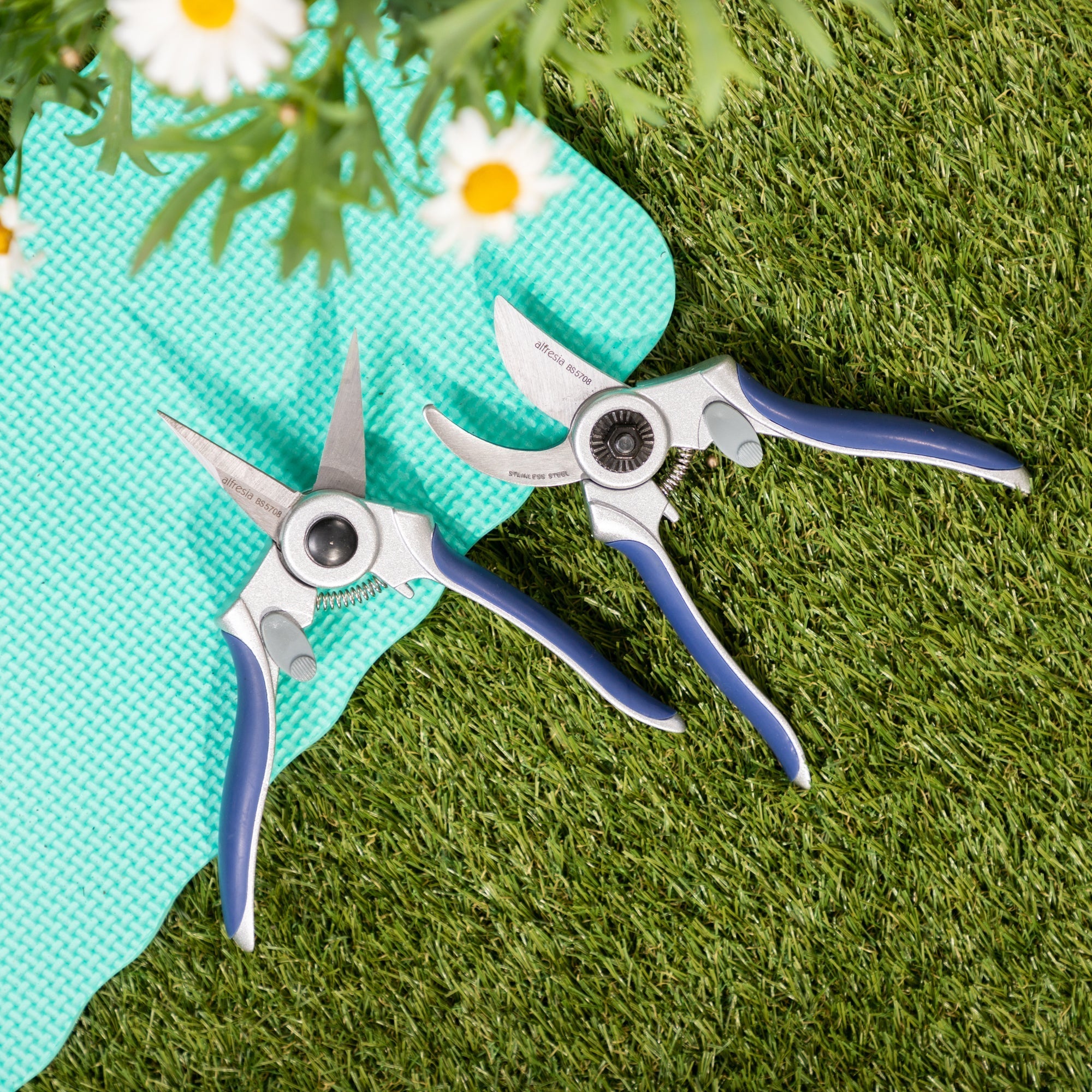 Alfresia Garden Bypass Pruner & Garden Secateurs Set