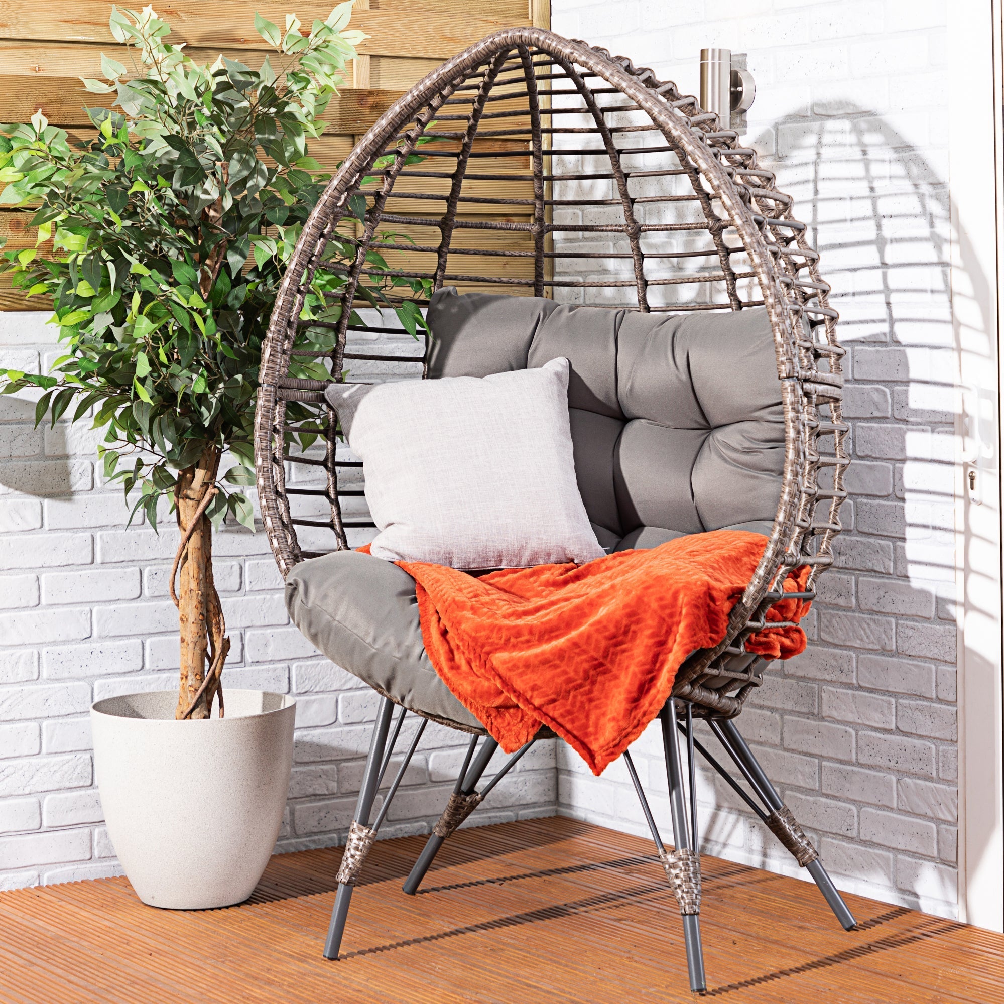 Alfresia Standing Egg Chair | Brown